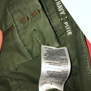 Old Navy olive green pixie pants